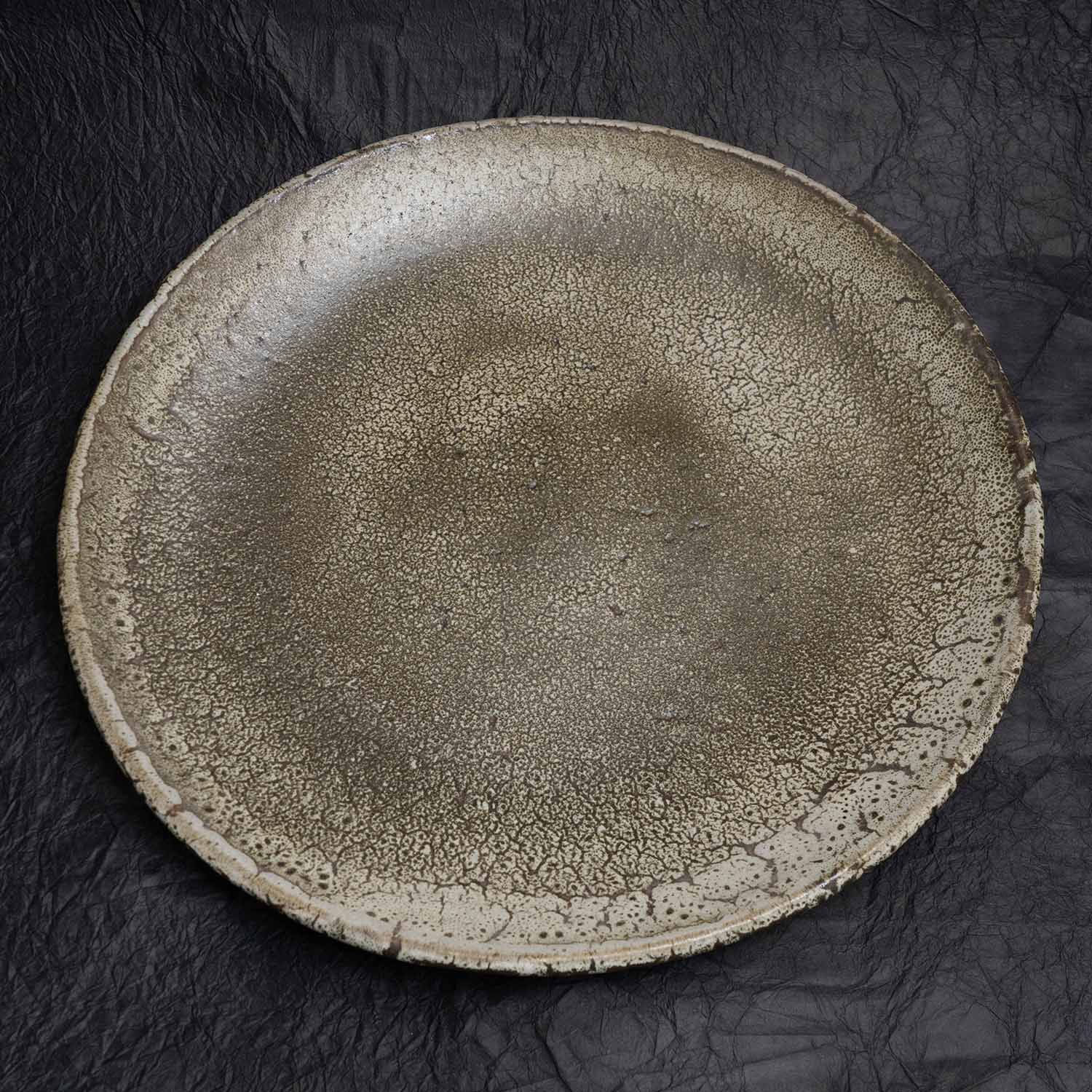 Brown straw ash glaze large plate Kairagi pattern Yunotsu ware