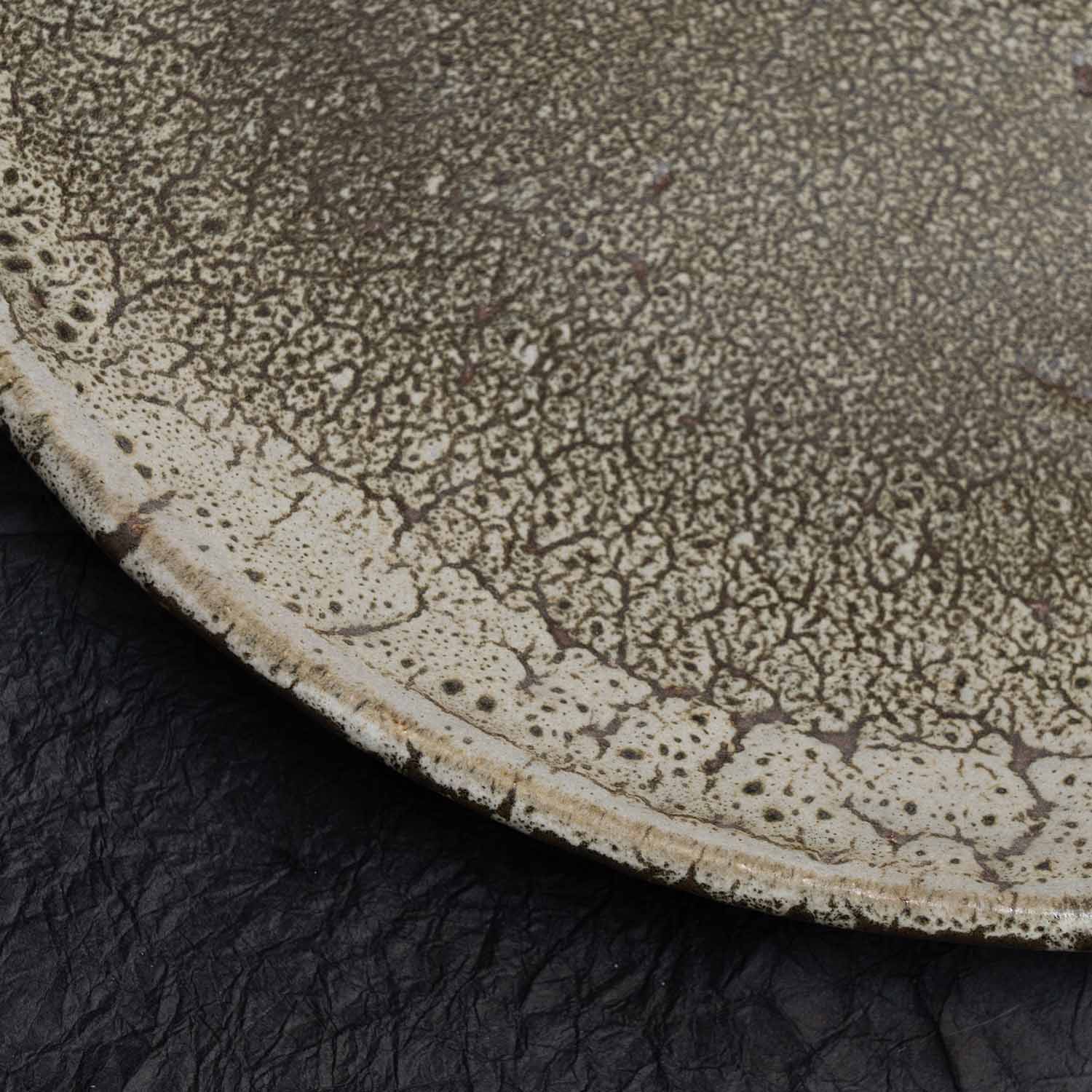 Brown straw ash glaze large plate Kairagi pattern Yunotsu ware