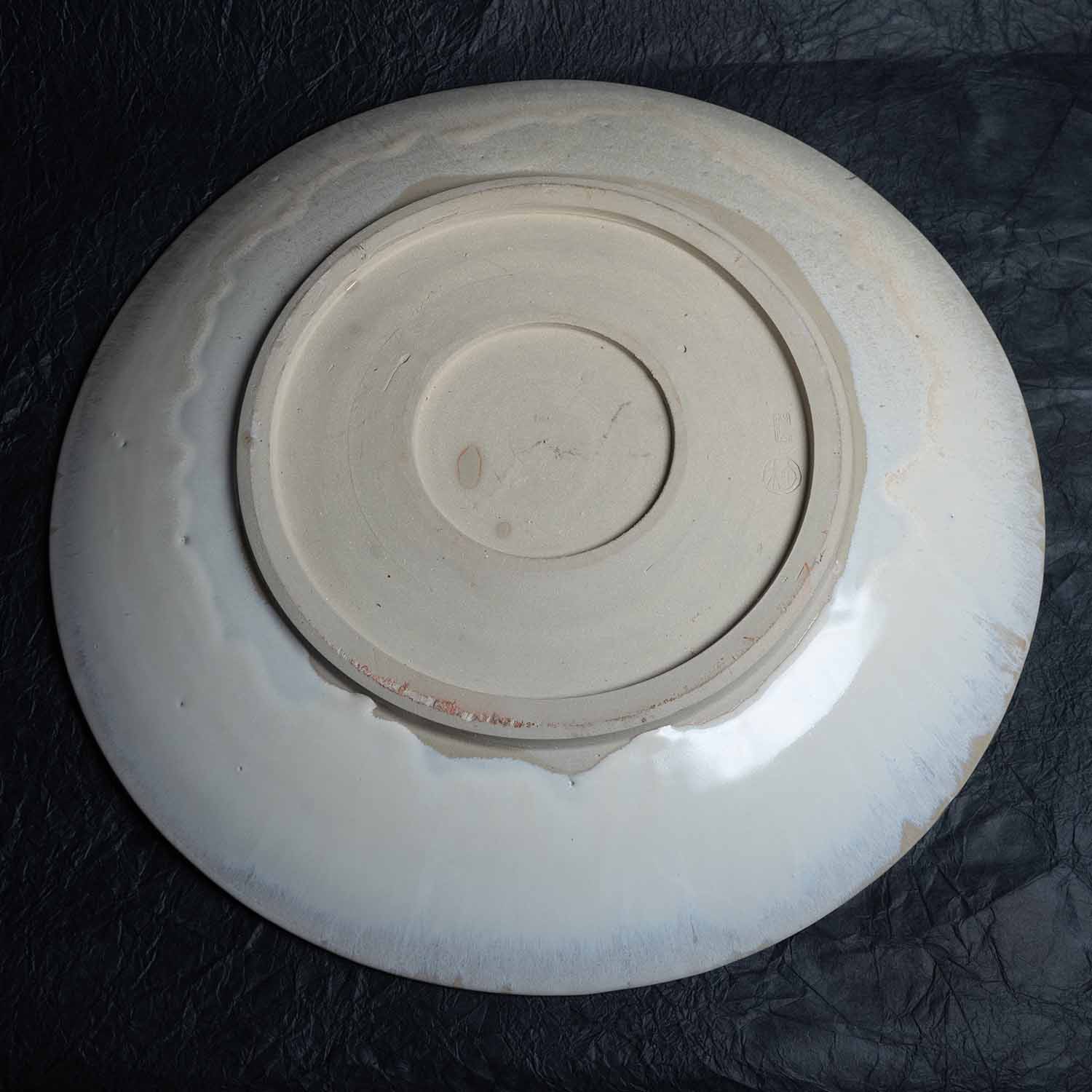 Painted platter white, iron and copper glaze Shokeizan Pottery Yunotsu ware