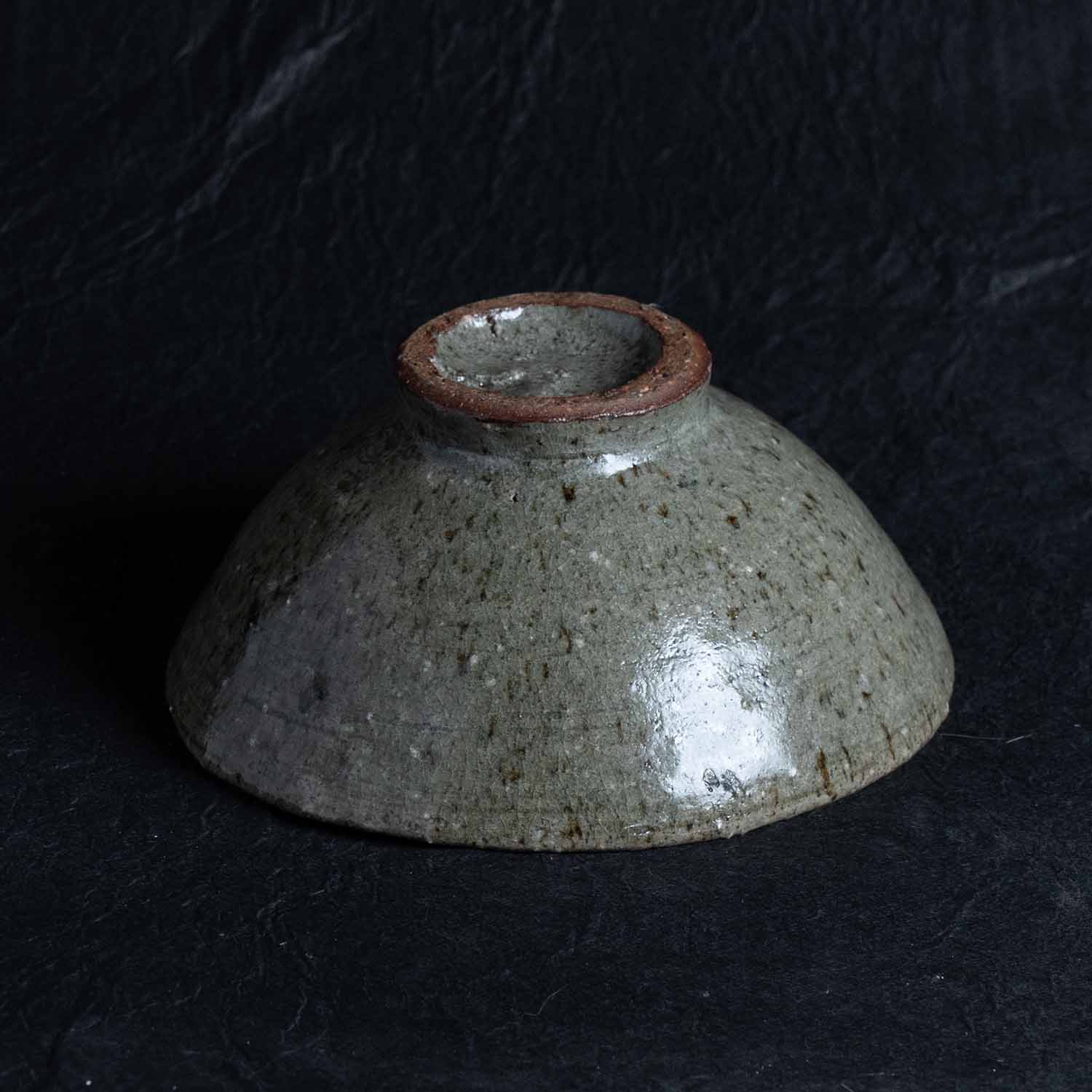 Matcha bowl Milky transparent glaze Flat tea bowl Shokeiyama kiln Iwami ware